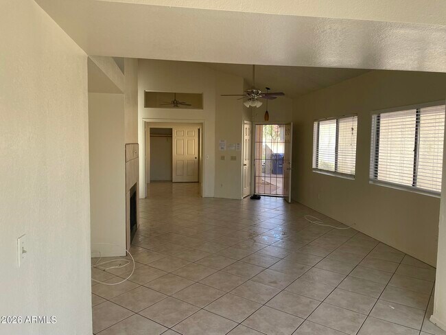 Foto del edificio - 4587 W Harrison St