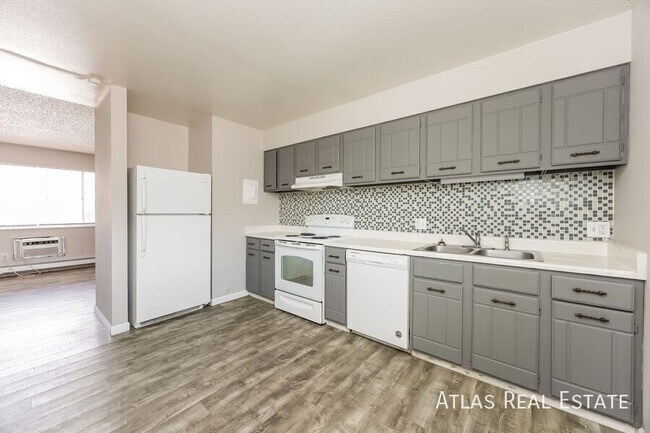 Foto del edificio - 2855 W Montebello-4