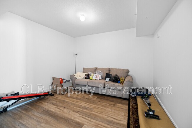 Building Photo - 241 Riverside Dr