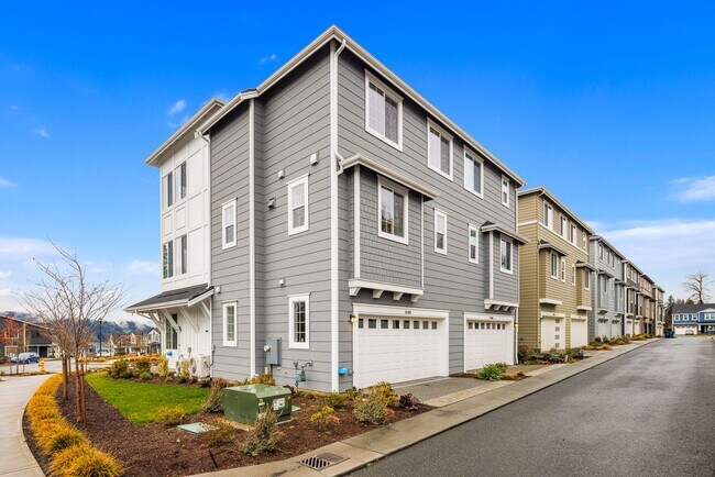 Building Photo - Duvall 4 Bedroom 4 Bath Townhome with 2 Car Attached Garage and A/C