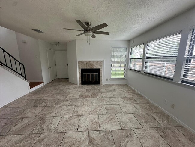 Building Photo - 1122 Greenbriar Ct
