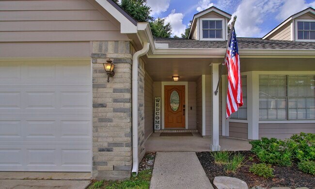 Building Photo - 9130 Kirkleigh Ln