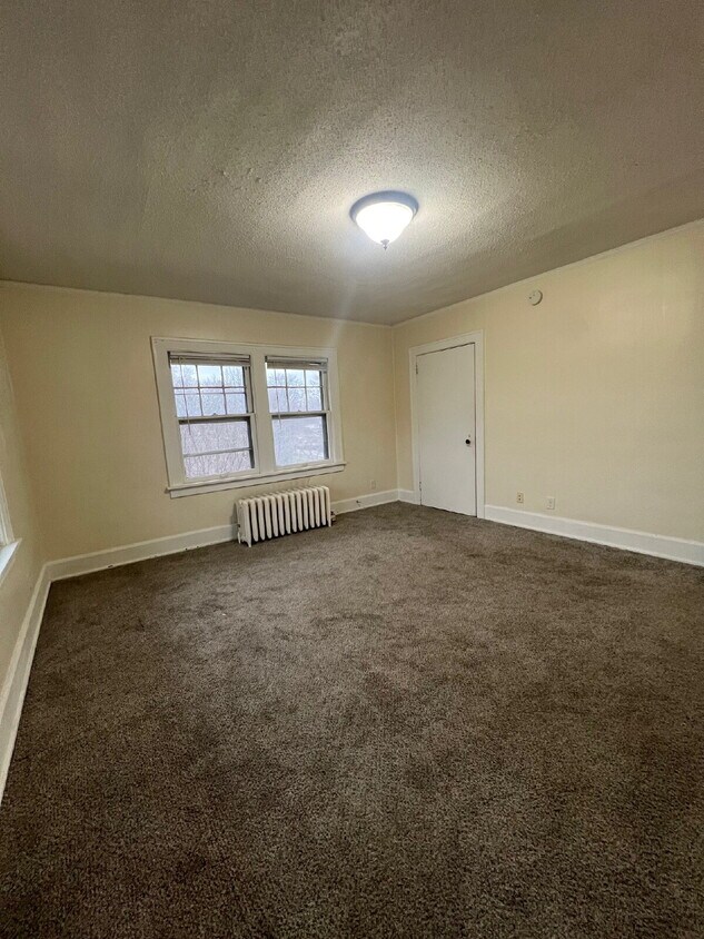 Foto principal - 1 Bedroom, 1 Bathroom Historical Apartment...