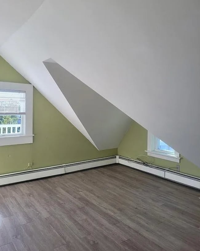 Foto del edificio - Rhode Island Triplex