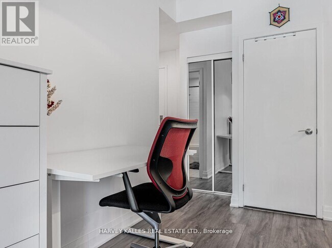 Building Photo - 38 Niagara St