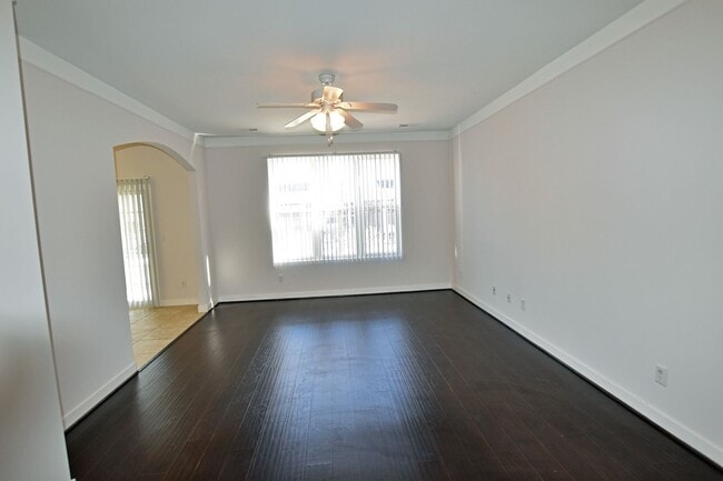 Foto del edificio - Shelby Township Townhouse -3 Bedrooms, 2.5 Baths, 2-Car attached garage, 1885 SF