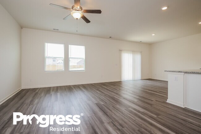 Building Photo - 805 Hydra Ln