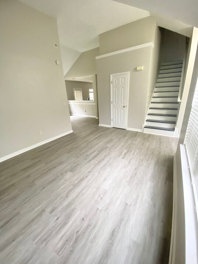 Formal Dining - 7526 Sugarcreek Dr