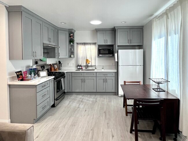 Foto del edificio - 328 S Pickering Way