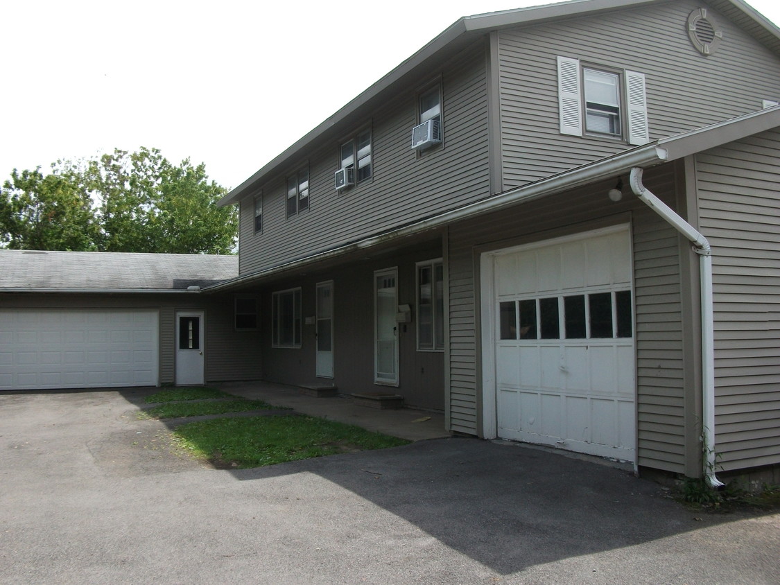 149 School Rd, Liverpool, NY 13088 Townhome Rentals in Liverpool NY