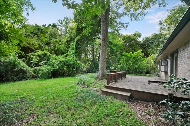 Building Photo - 3134 Village Park Dr