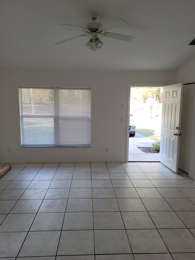 Living Room - 706 NE 27th St