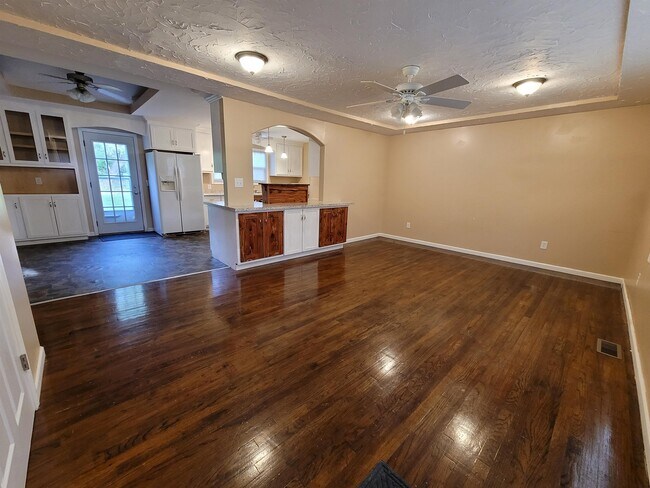 Foto del edificio - 635 N Andover Rd