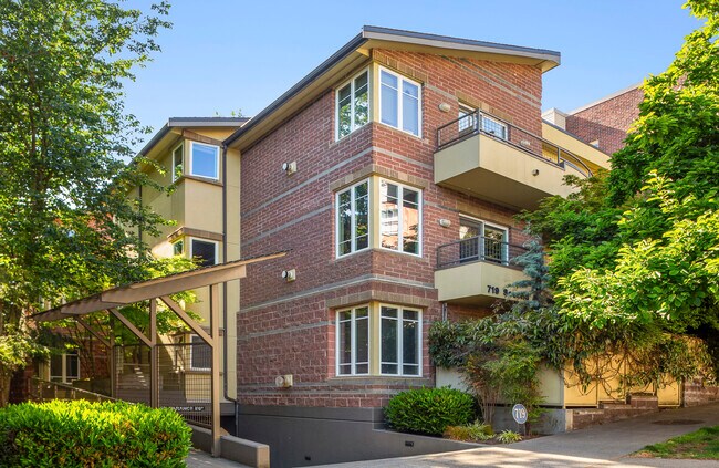 Foto del edificio - 719 2nd Ave W