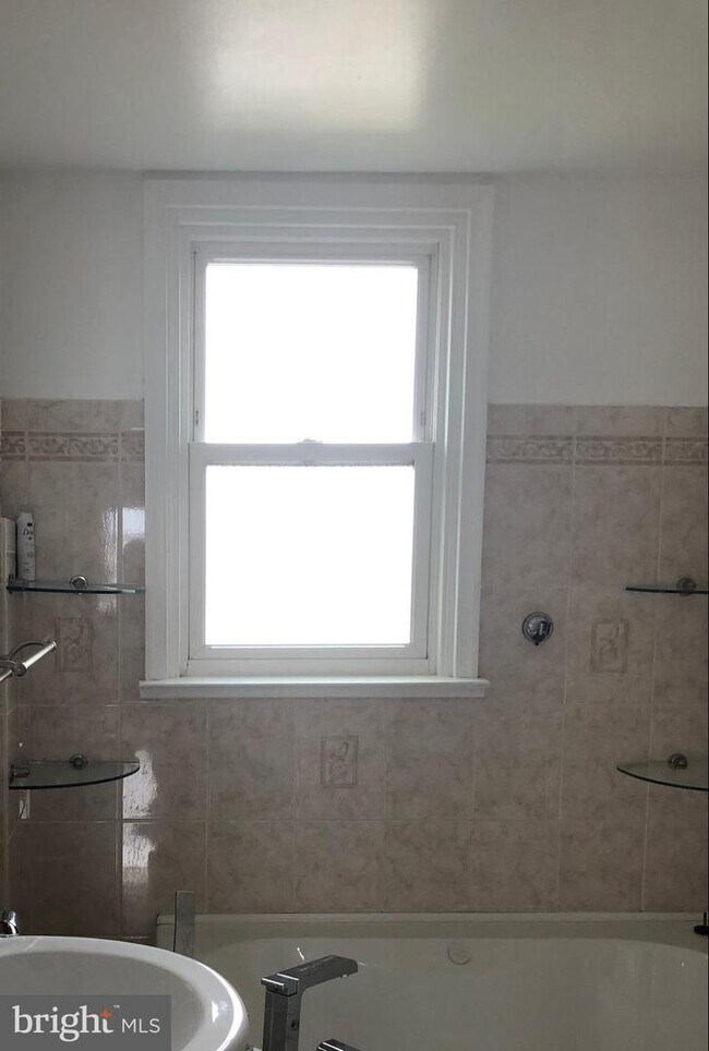 Foto del edificio - 2644 Elbridge St