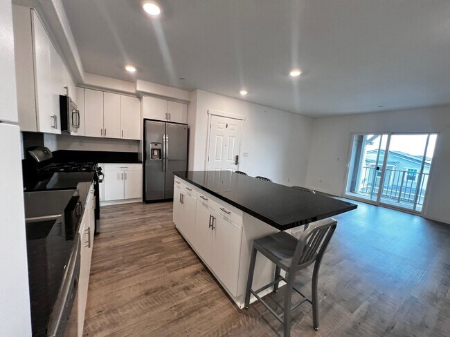 Foto del edificio - Updated 3rd-Floor Brody Ranch Home with Garage