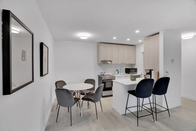 Photo du bâtiment - 2225 W 8th Ave