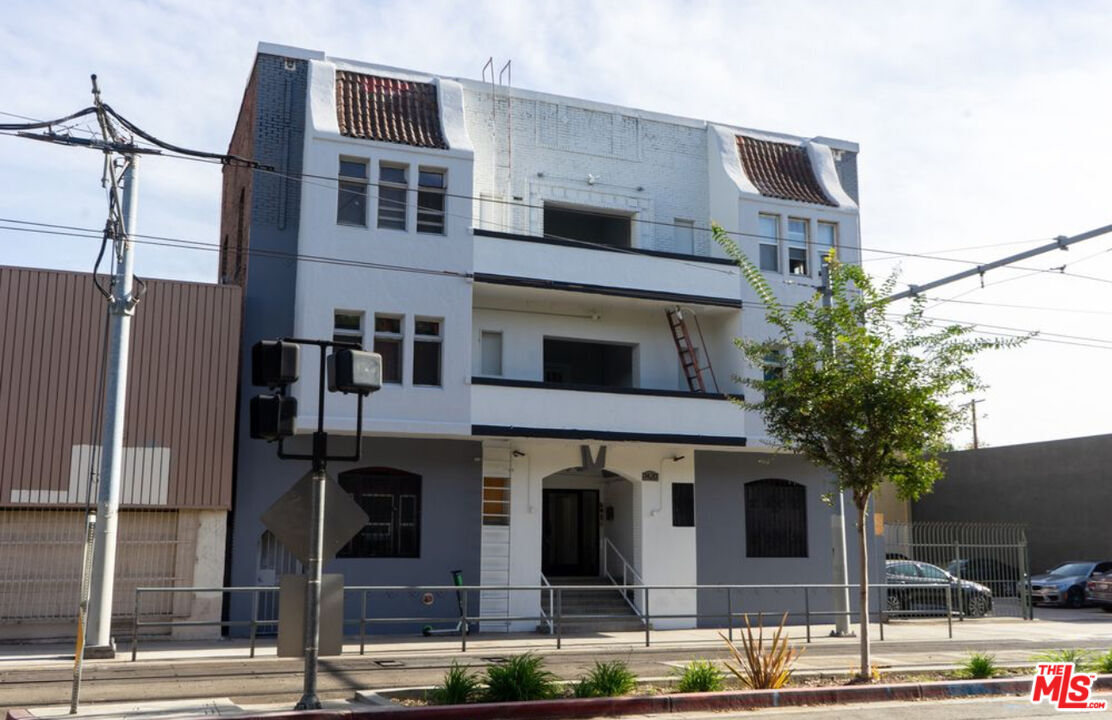 Foto principal - 1420 Flower St