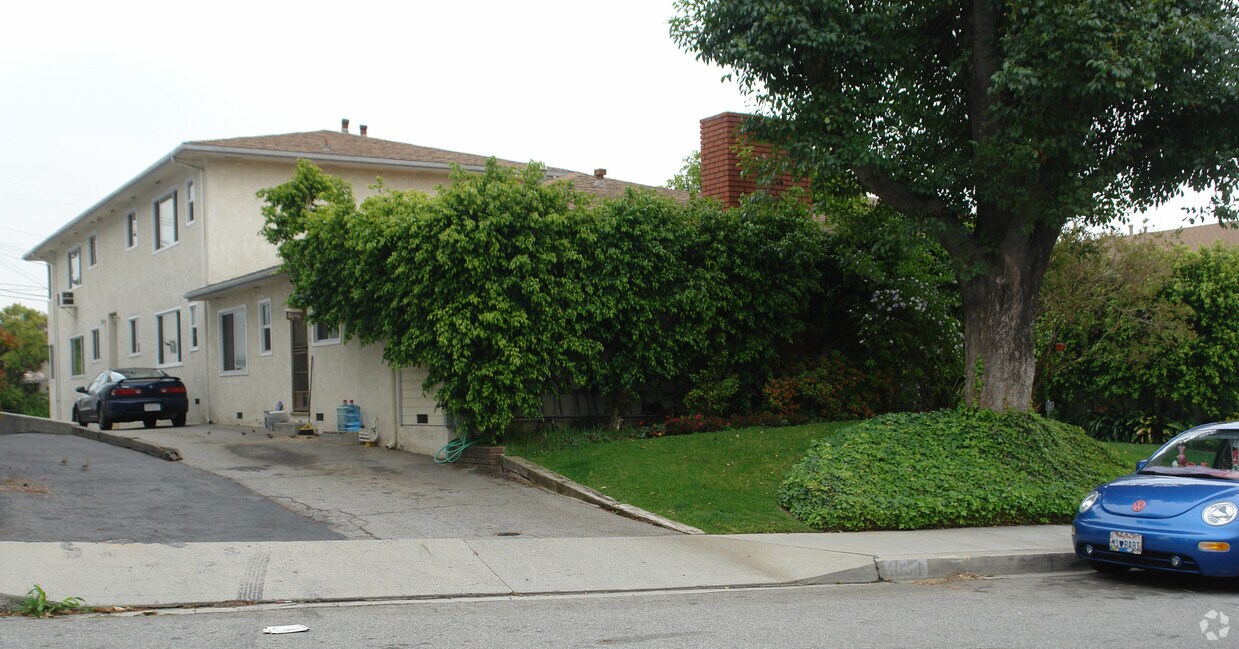 Building Photo - 1654 Amberwood Dr