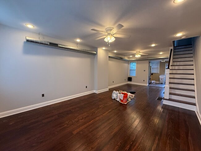 Building Photo - 425 McClellan St