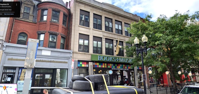 Building Photo - 1084 Boylston St