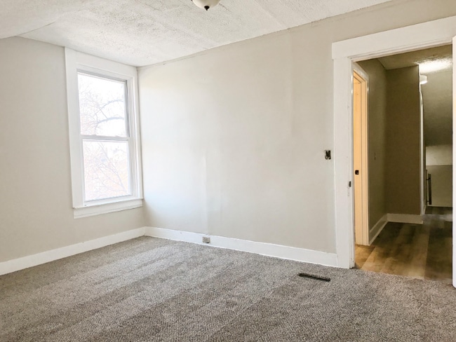 Photo - 1046 Banklick St Apartment