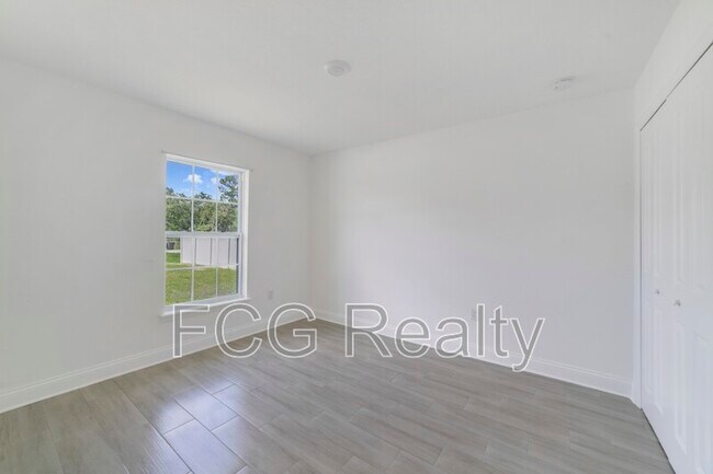 Building Photo - 417 St Johns Ln