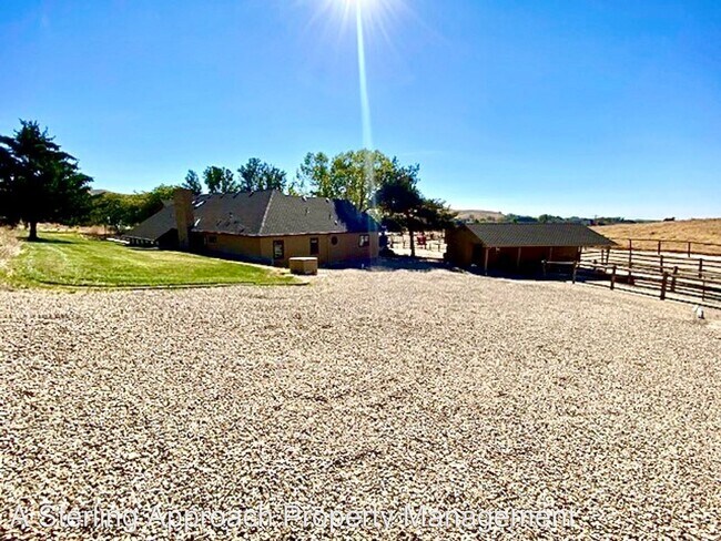 Building Photo - 3 br, 2.5 bath House - 9070 W Brookside Lane