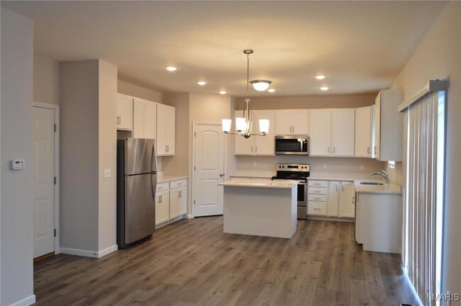 Building Photo - 2780 Adobe Dr