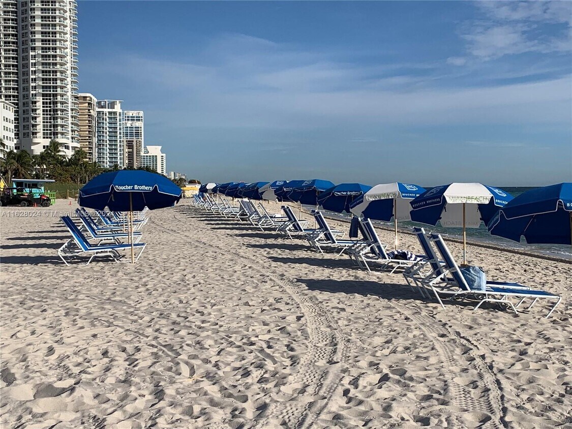 Foto principal - 6039 Collins Ave