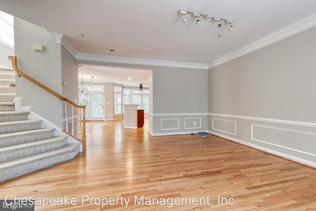 Foto del edificio - 3 br, 3.5 bath House - 10801 Wadsworth Road