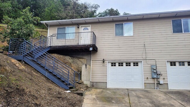 Building Photo - 499 Maylea Pl