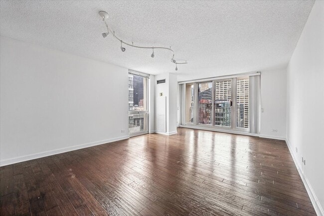 Foto del edificio - 200 N Dearborn St