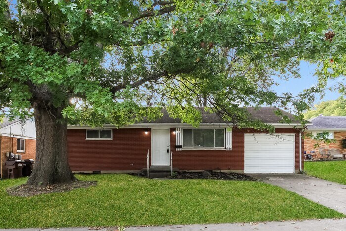 Primary Photo - Adorable 3 Bedroom Home
