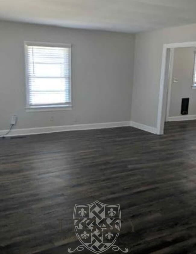 Foto del edificio - 210 W Lokey Ave