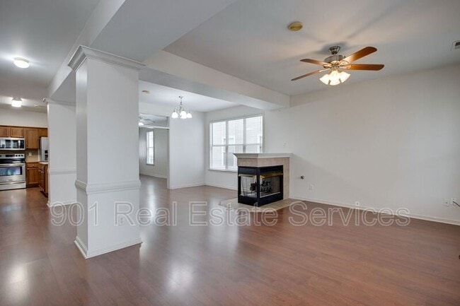 Building Photo - 1234 Misty Isle Dr