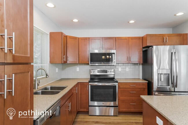 Building Photo - 4034 Ne Luxury Lane