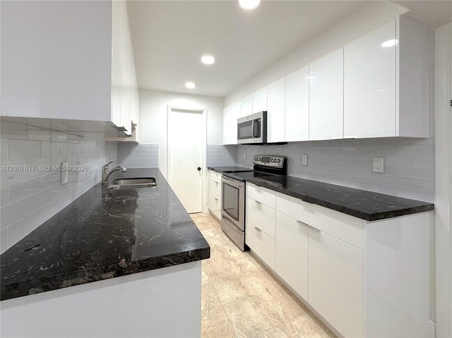 Building Photo - 1075 92nd St
