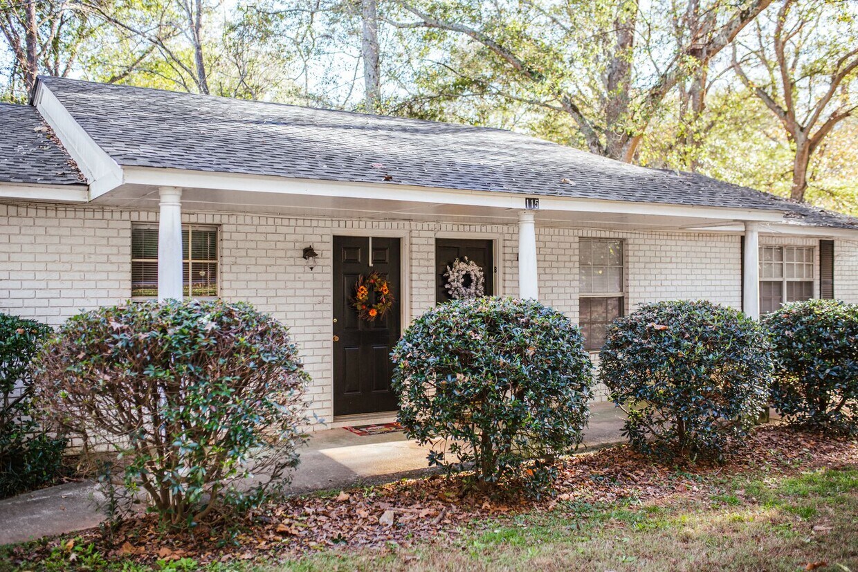 Primary Photo - Cute and Quiet West Side Duplex!