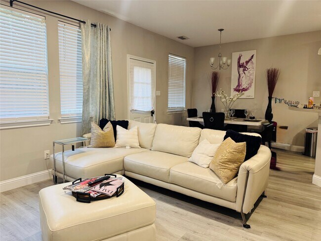 Foto del edificio - 3135 Atherton Canyon Ln