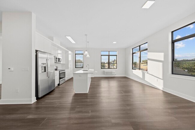 Building Photo - 121 34th St