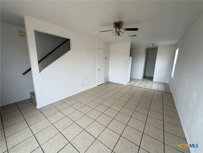 Foto del edificio - 1210 Industrial Blvd