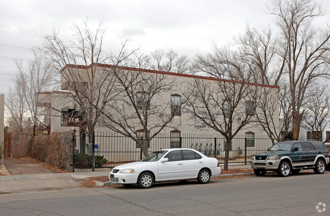 Building Photo - 816 Coal Ave SW