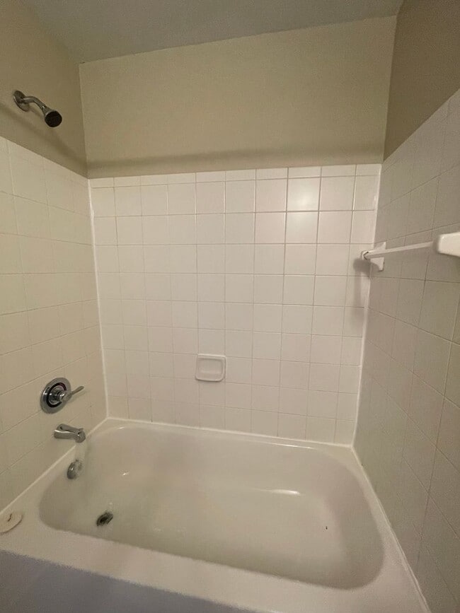 Foto del edificio - 18-1825 Whittaker