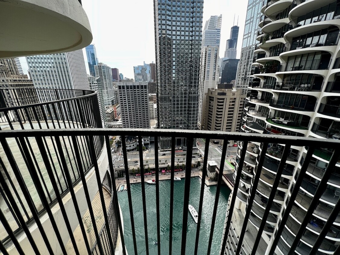 Marina City, Buildings of Chicago