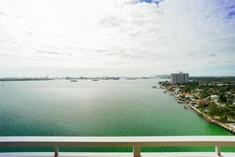 Building Photo - 11111 Biscayne Blvd