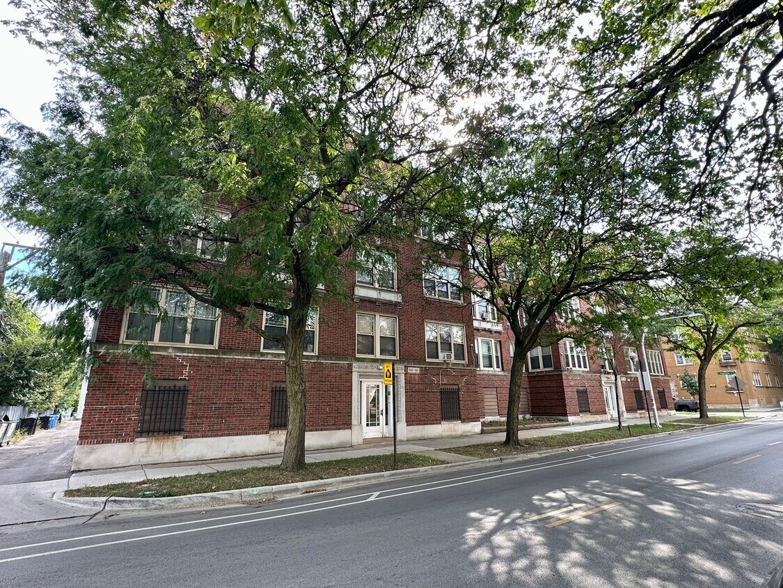 Foto principal - 941 E Marquette Rd