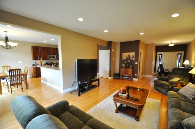 Building Photo - 15003 S Preserve Dr