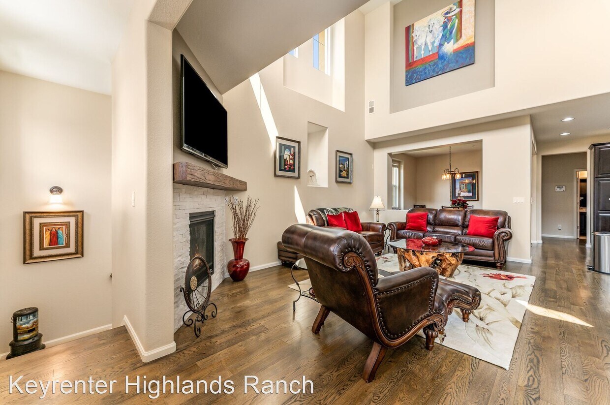 Primary Photo - 9470 Loggia St
