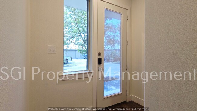 Foto del edificio - 13222 Bee St